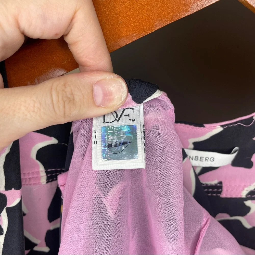 Diane Von Furstenberg - Daran Print Pink & Black Silk Cocktail Dress- Size 2 - Picture 6 of 10